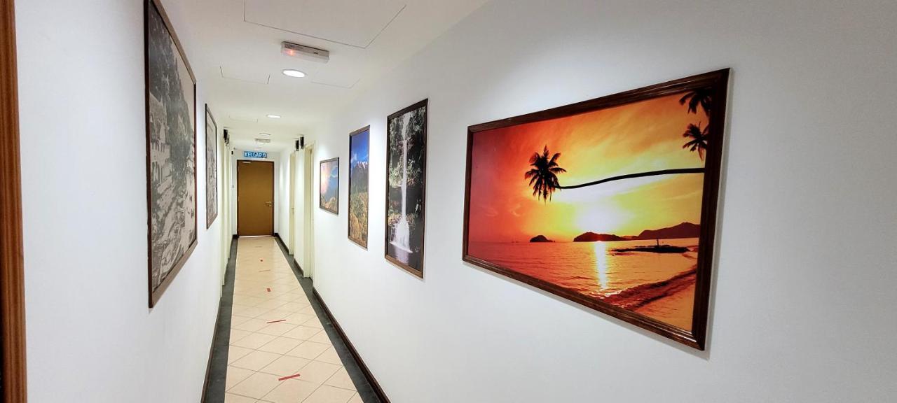 Api-Api Guesthouse Kota Kinabalu Bagian luar foto