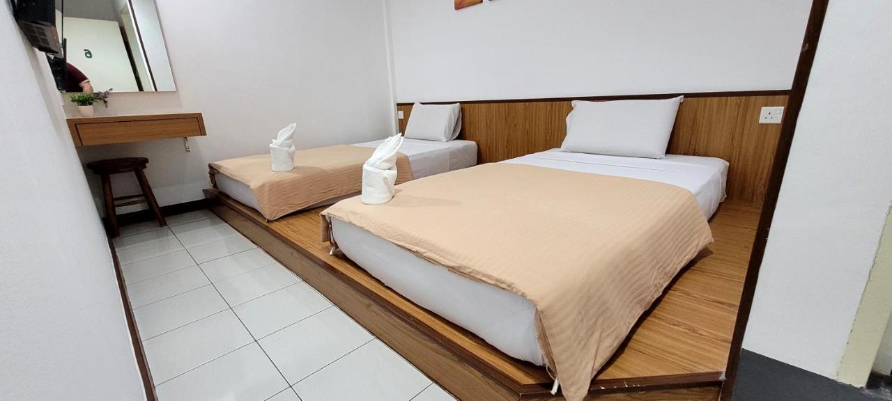 Api-Api Guesthouse Kota Kinabalu Bagian luar foto