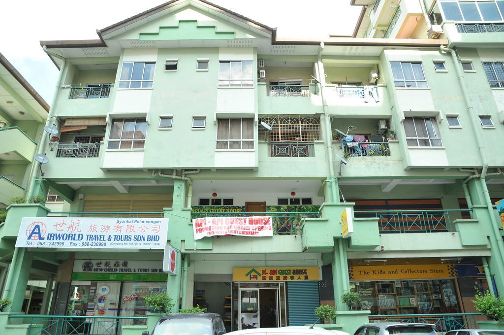 Api-Api Guesthouse Kota Kinabalu Bagian luar foto