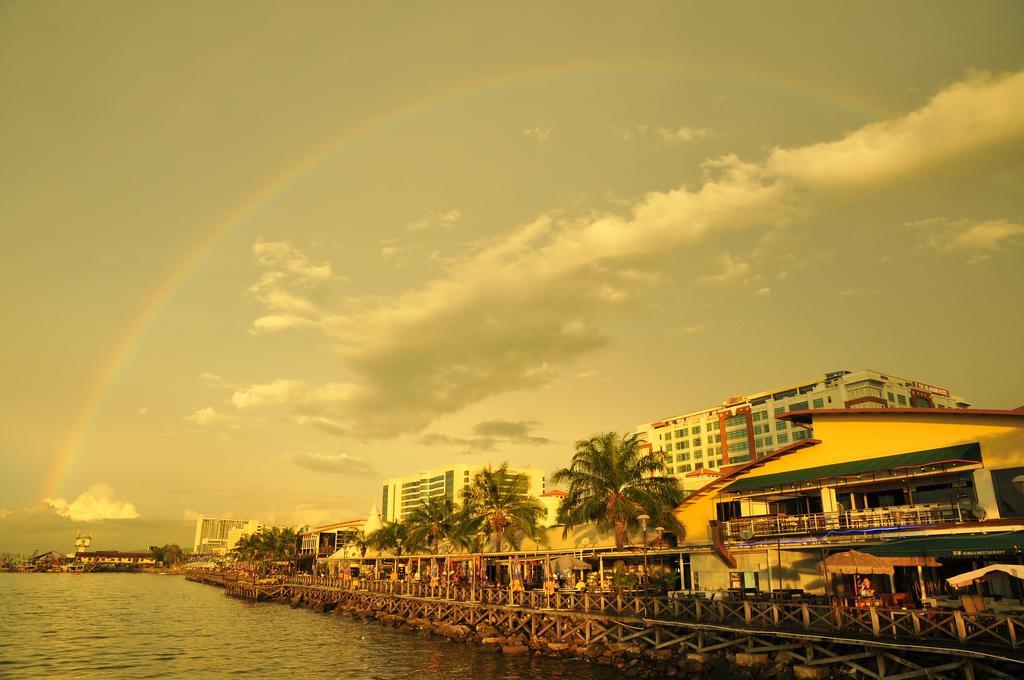 Api-Api Guesthouse Kota Kinabalu Bagian luar foto