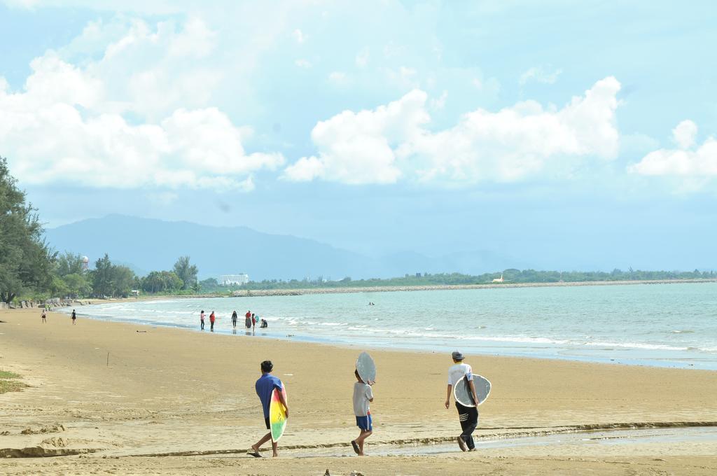 Api-Api Guesthouse Kota Kinabalu Bagian luar foto