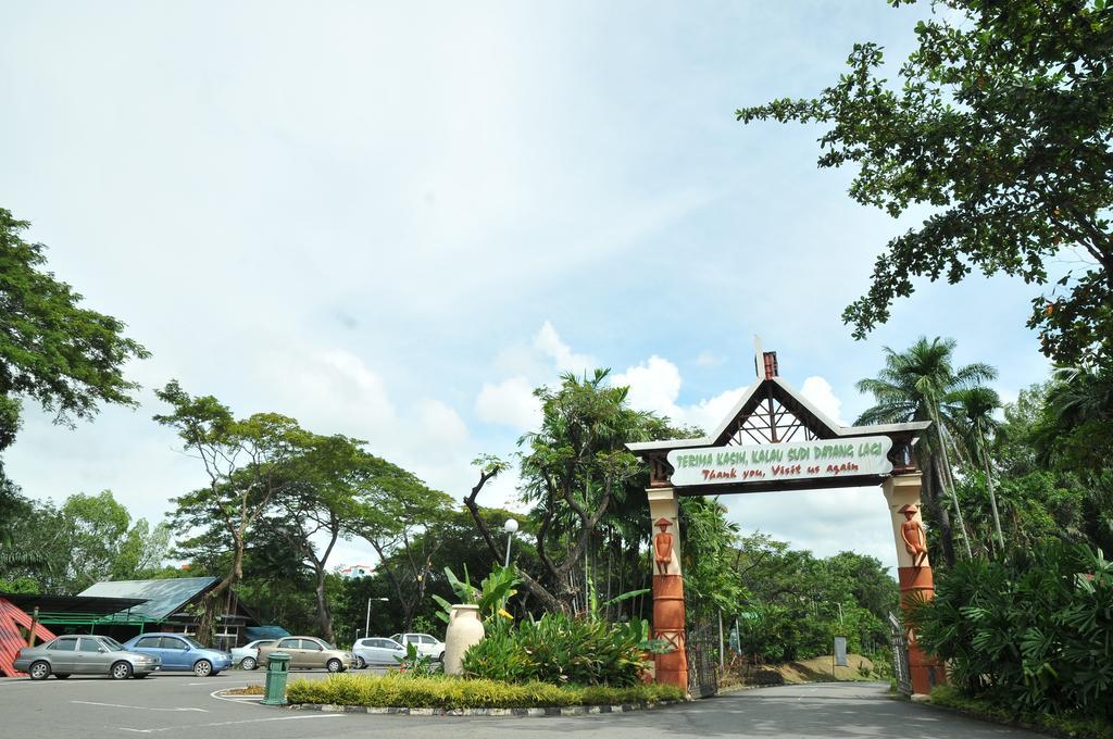 Api-Api Guesthouse Kota Kinabalu Bagian luar foto